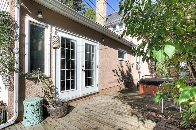 230 Eugenie St, Winnipeg, MB