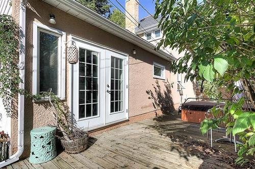 230 Eugenie St, Winnipeg, MB 