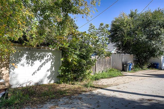 230 Eugenie St, Winnipeg, MB