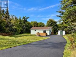 33 Vokeys Road Whitbourne, NL A0B 3K0