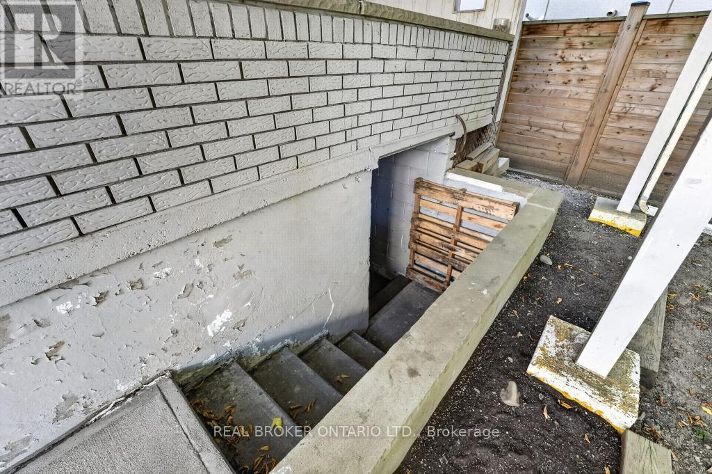 1024 Roosevelt Road, Mississauga, ON