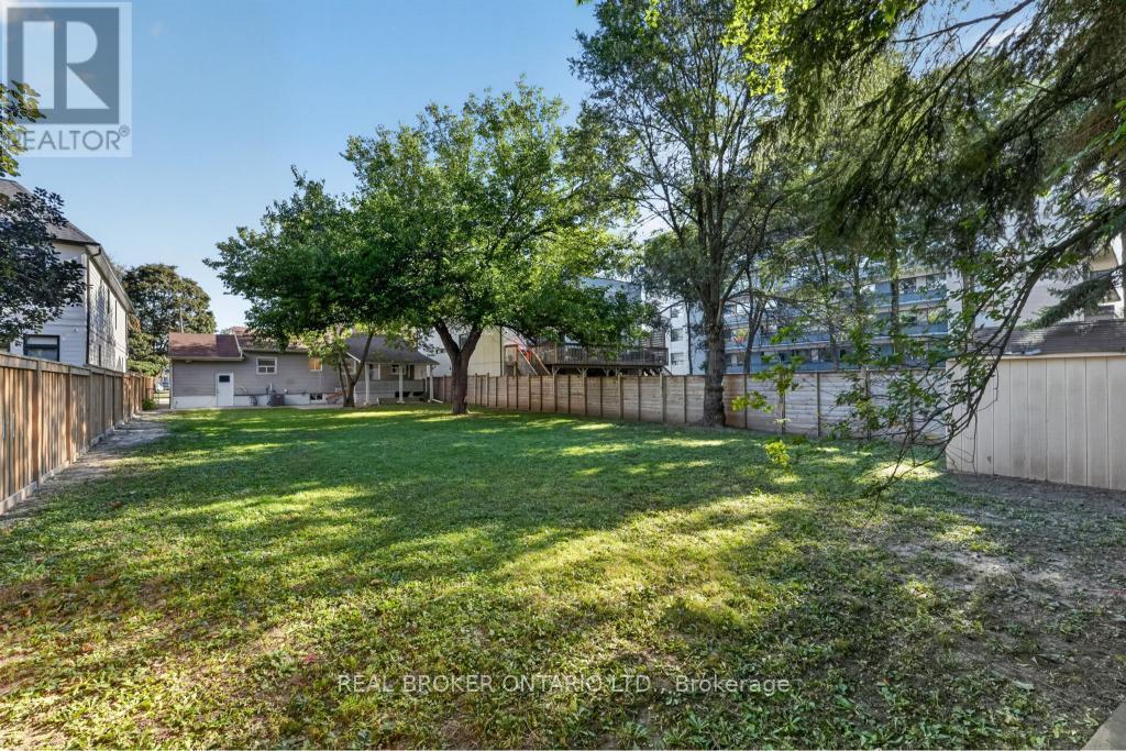 1024 Roosevelt Road, Mississauga, ON