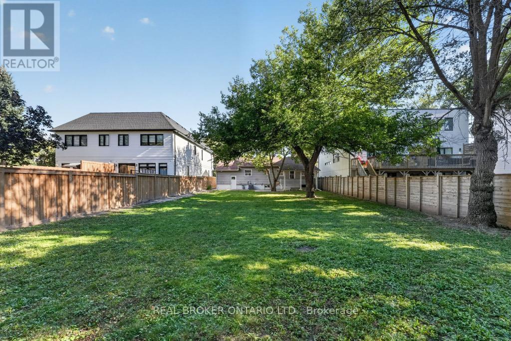 1024 Roosevelt Road, Mississauga, ON