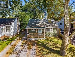 16 ACHILLES AVENUE Welland (Lincoln/Crowland), ON L3B 4S4