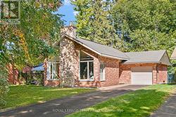 33 RUTHERFORD CRESCENT Ottawa, ON K2K 1N1