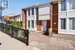 39 - 1 PLACE D'ARMES Kingston (East Of Sir John A. Blvd), ON K7K 6S1