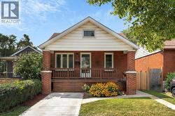 1871 Albert ROAD Windsor, ON N8W 3X1