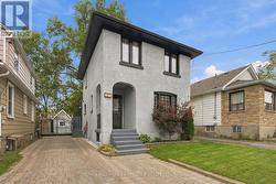 97 OLIVE AVENUE Oshawa, ON L1H 2P1
