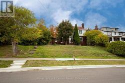82 COLLEGE STREET W Thunder Bay (College Heights), ON P7A 5J4