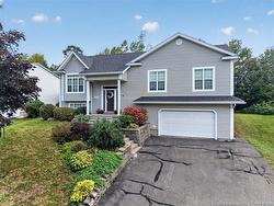 120 Wiggins DR Fredericton, NB E3A 5N7