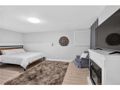 120 Wiggins Dr, Fredericton, NB 