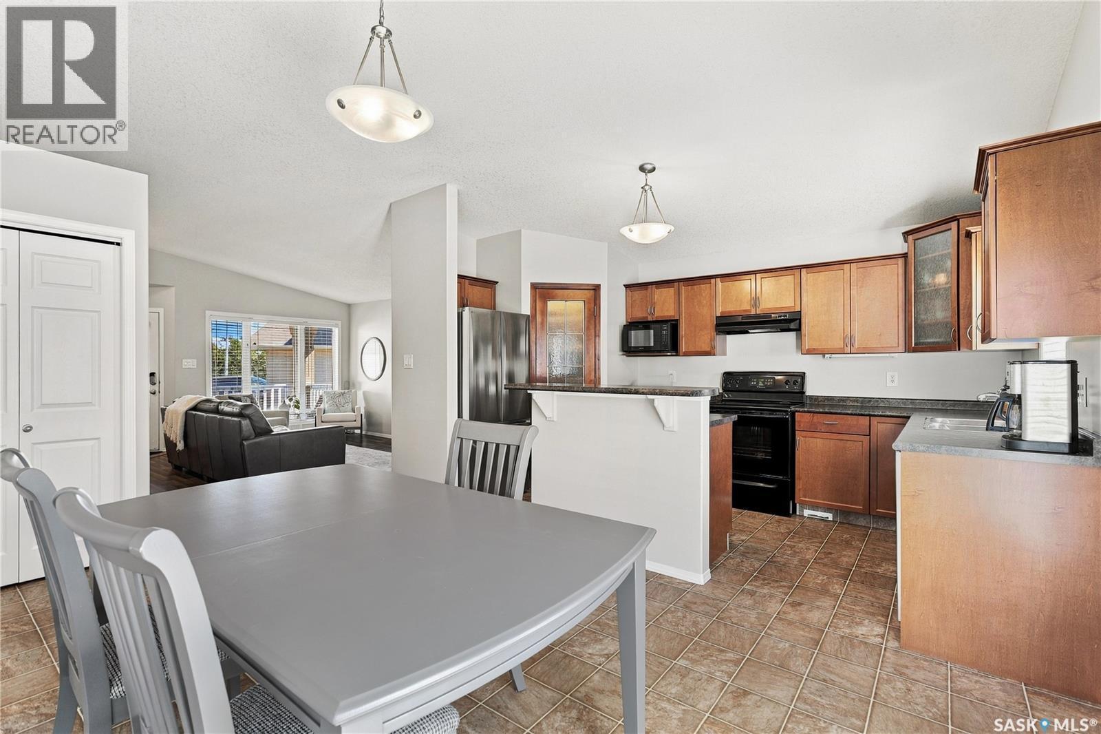 3934 Robin Place E, Regina, SK