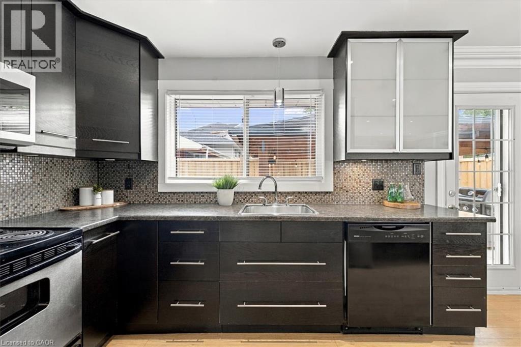 340 Duncombe Drive, Burlington, ON