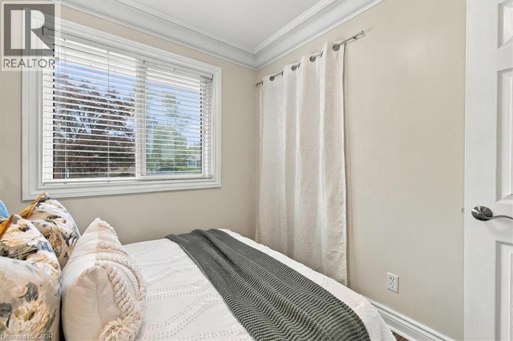 340 Duncombe Drive, Burlington, ON