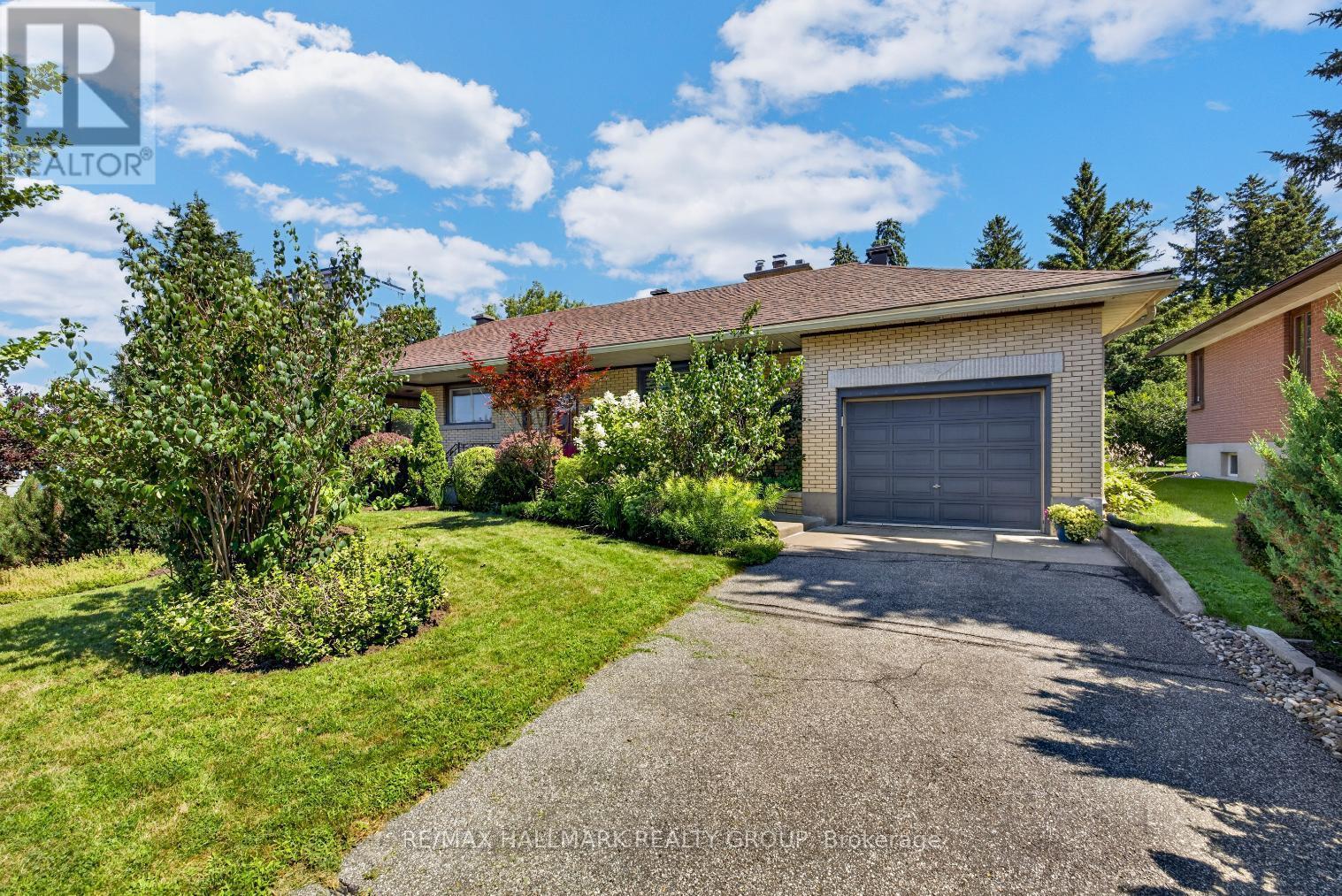 811 Iroquois Road, Ottawa, ON