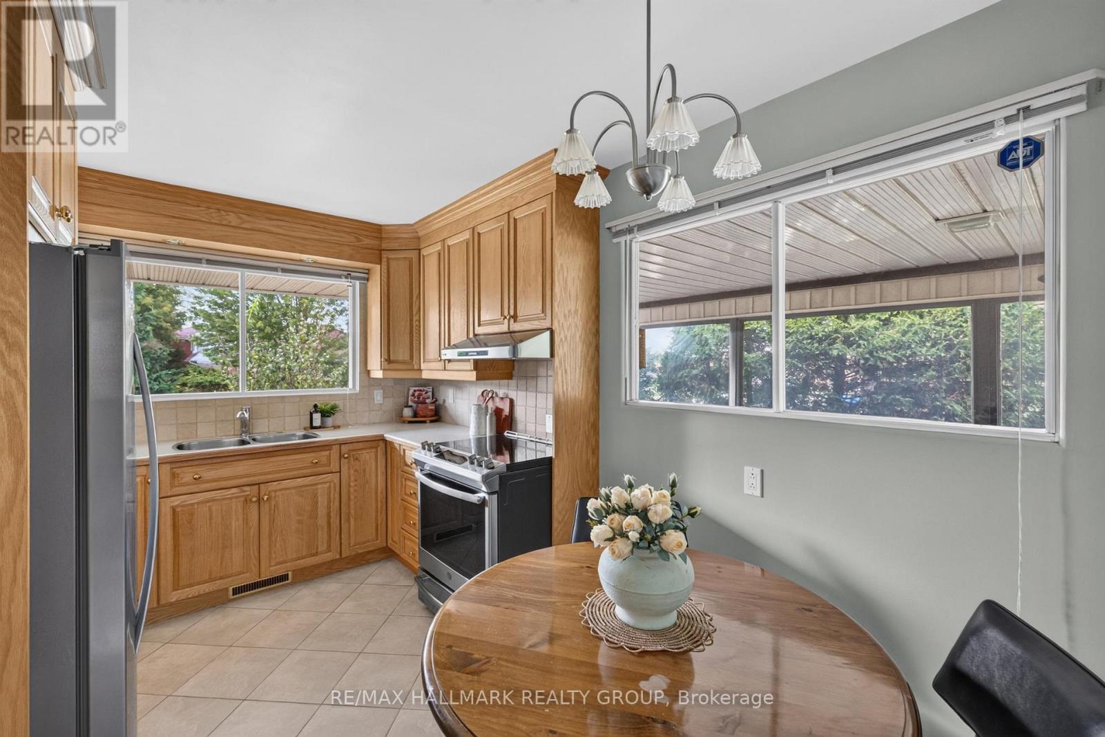 811 Iroquois Road, Ottawa, ON