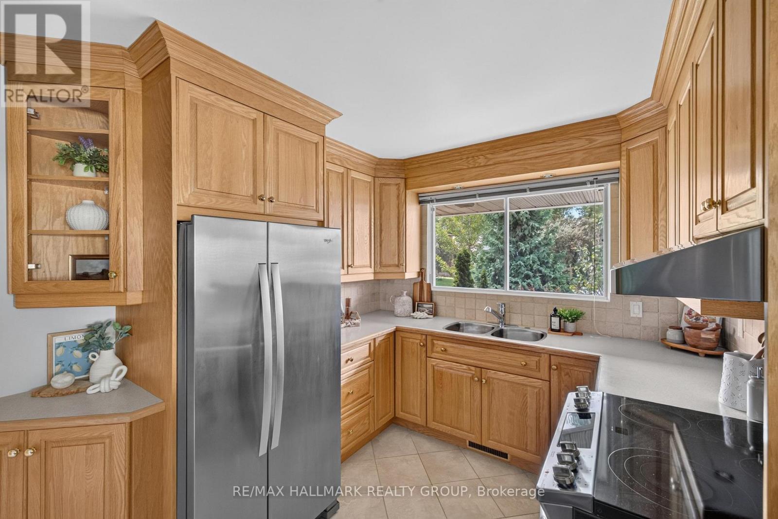 811 Iroquois Road, Ottawa, ON