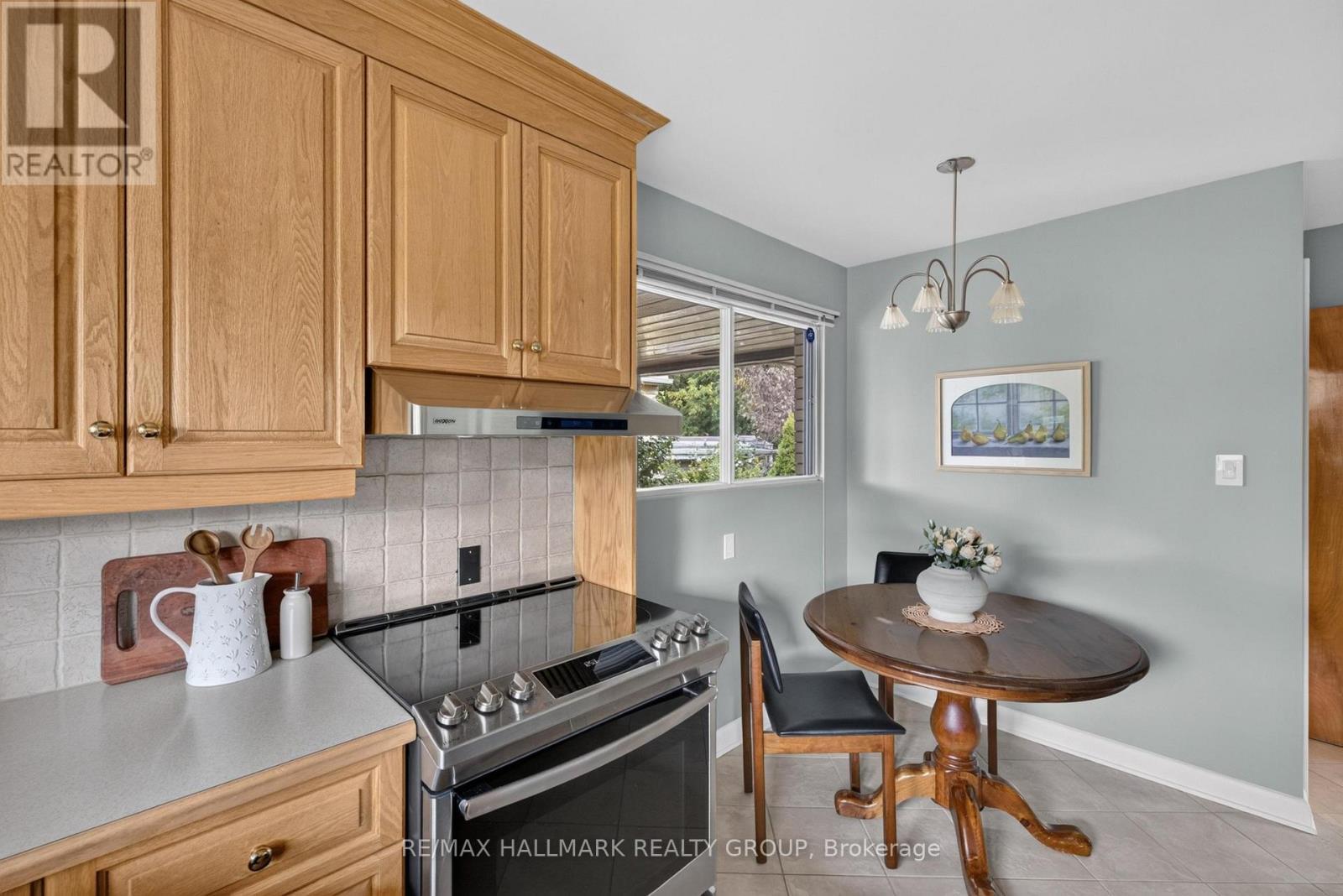 811 Iroquois Road, Ottawa, ON