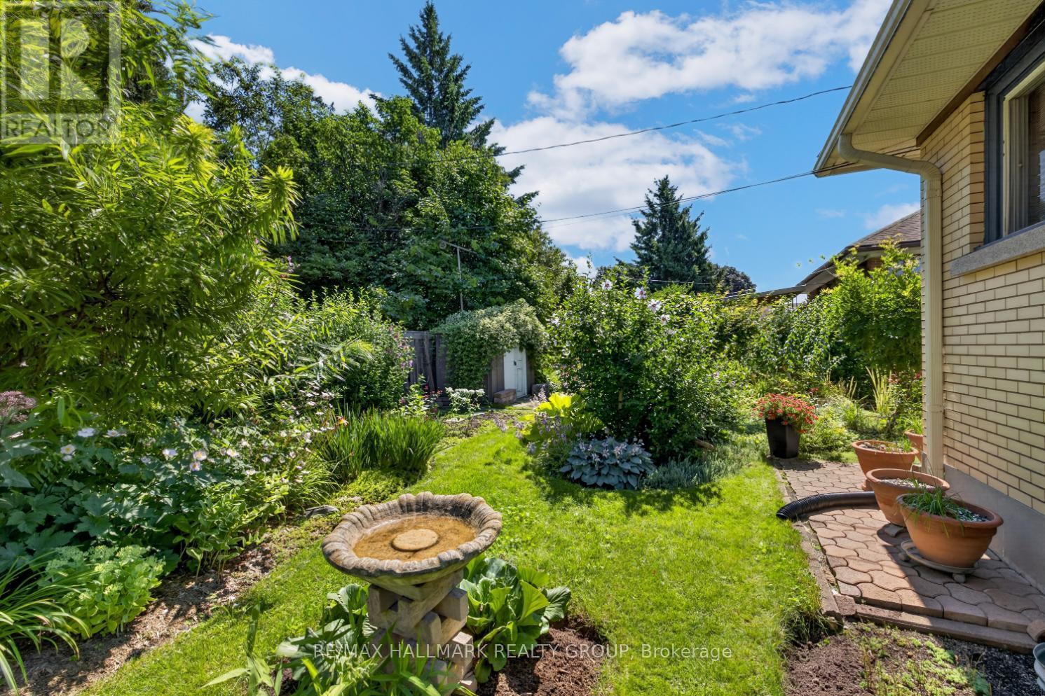 811 Iroquois Road, Ottawa, ON