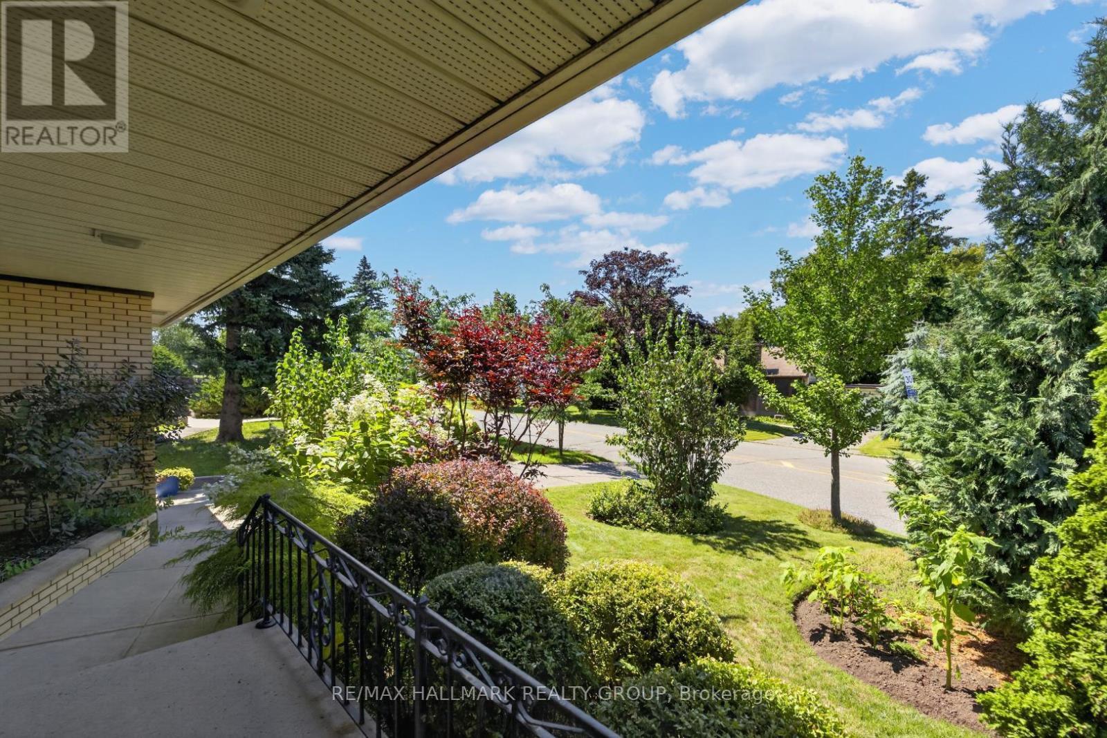 811 Iroquois Road, Ottawa, ON