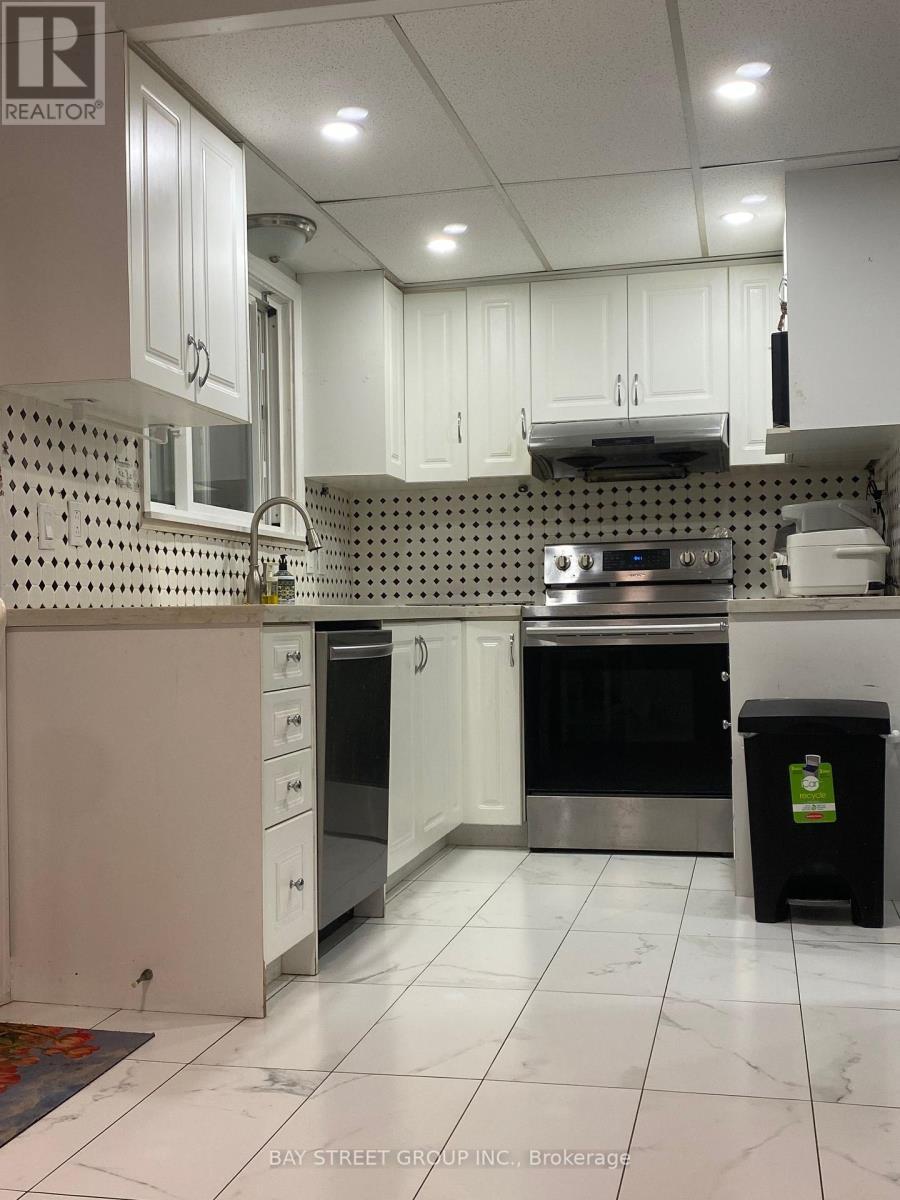 3412 Ellengale Drive, Mississauga, ON