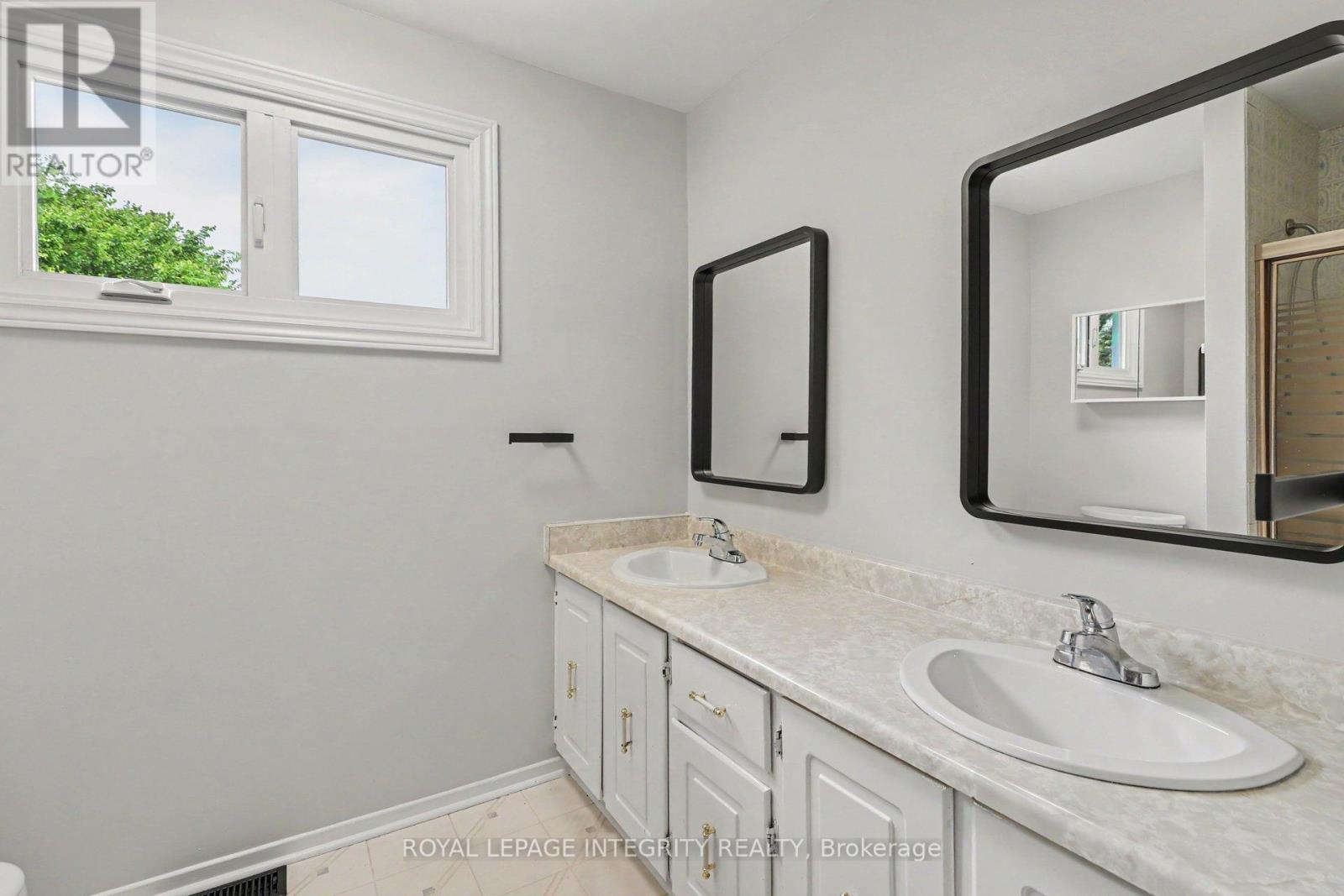 1291 Lampman Crescent, Ottawa, ON