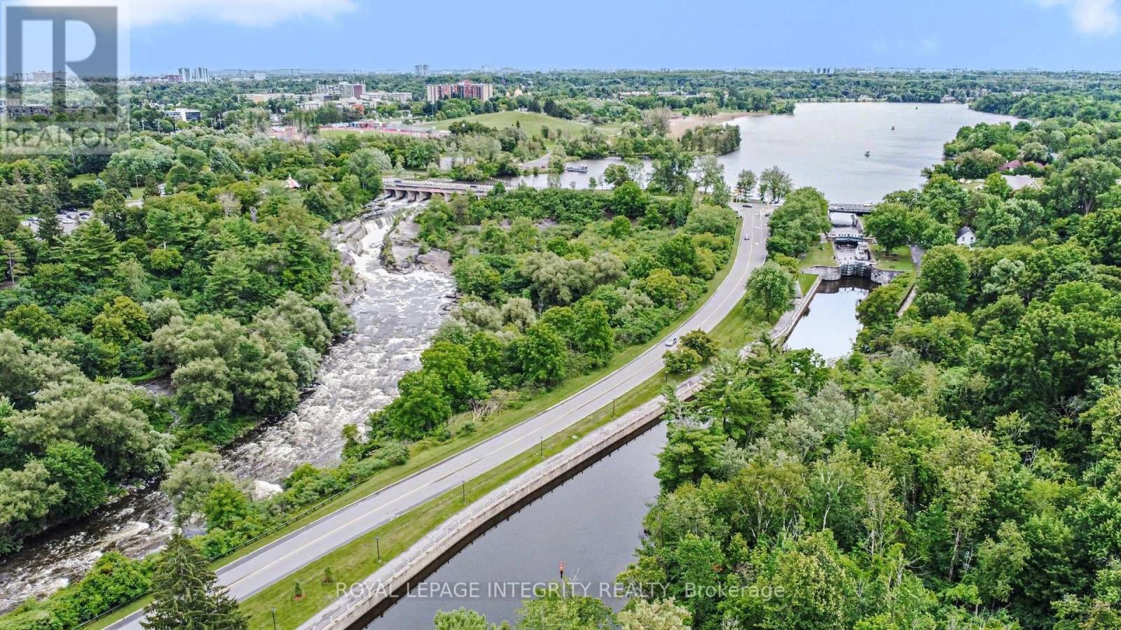1291 Lampman Crescent, Ottawa, ON