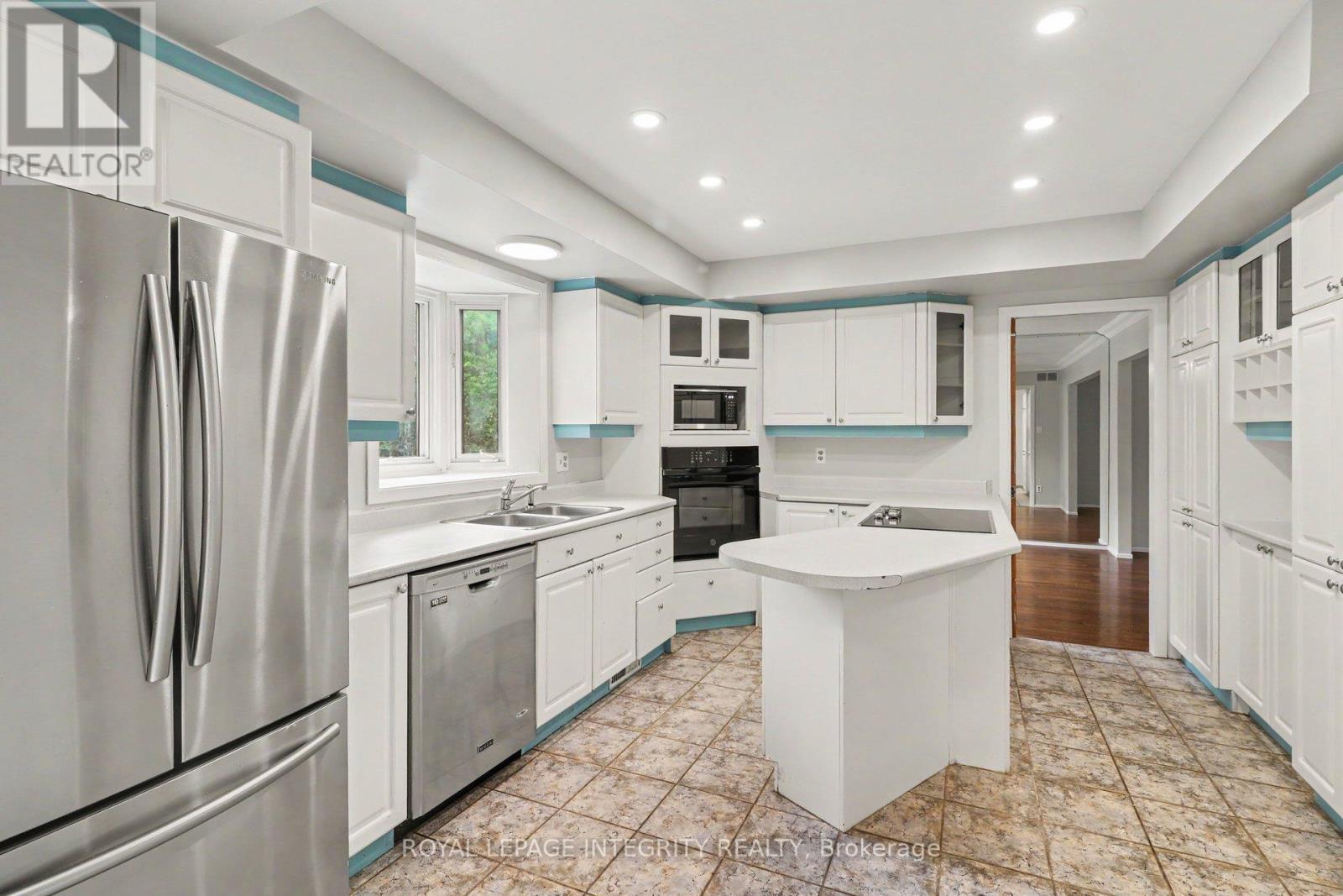 1291 Lampman Crescent, Ottawa, ON
