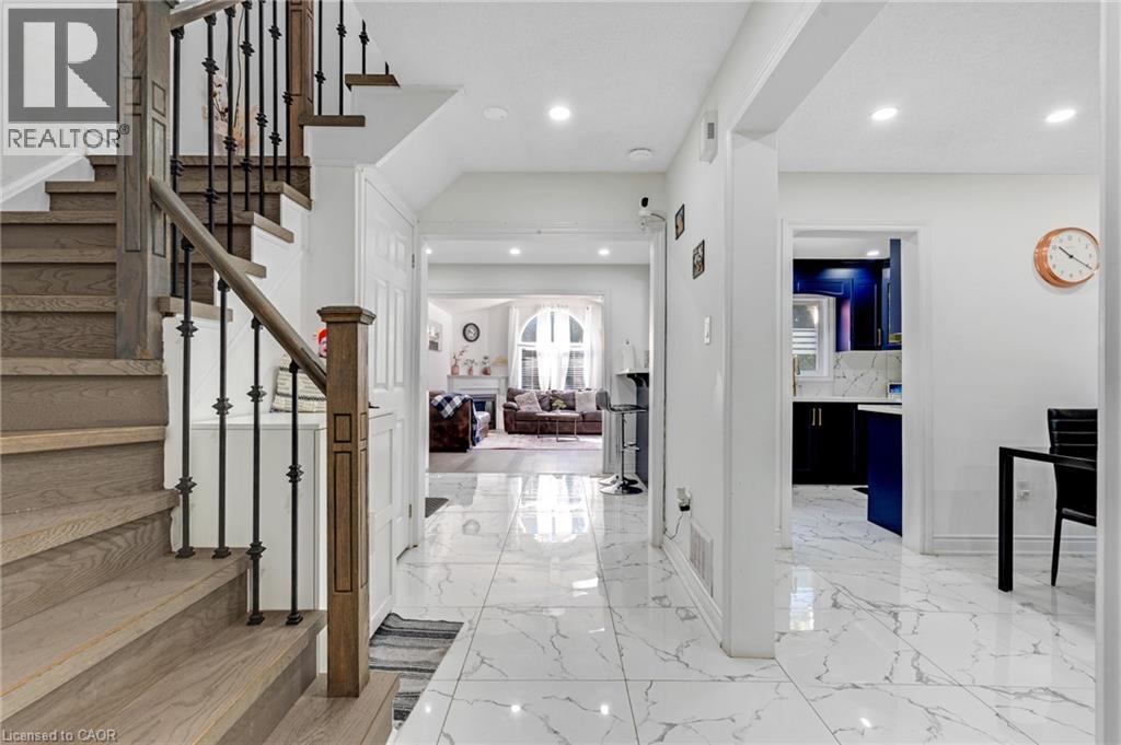100 Anglerock Drive, Cambridge, ON