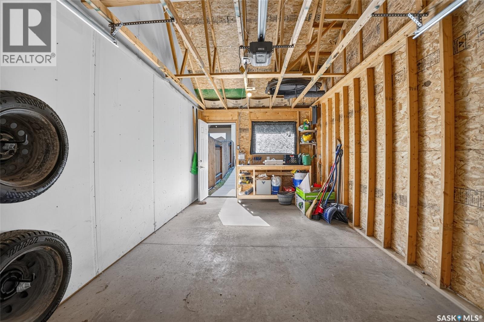 202 Maningas Bend, Saskatoon, SK