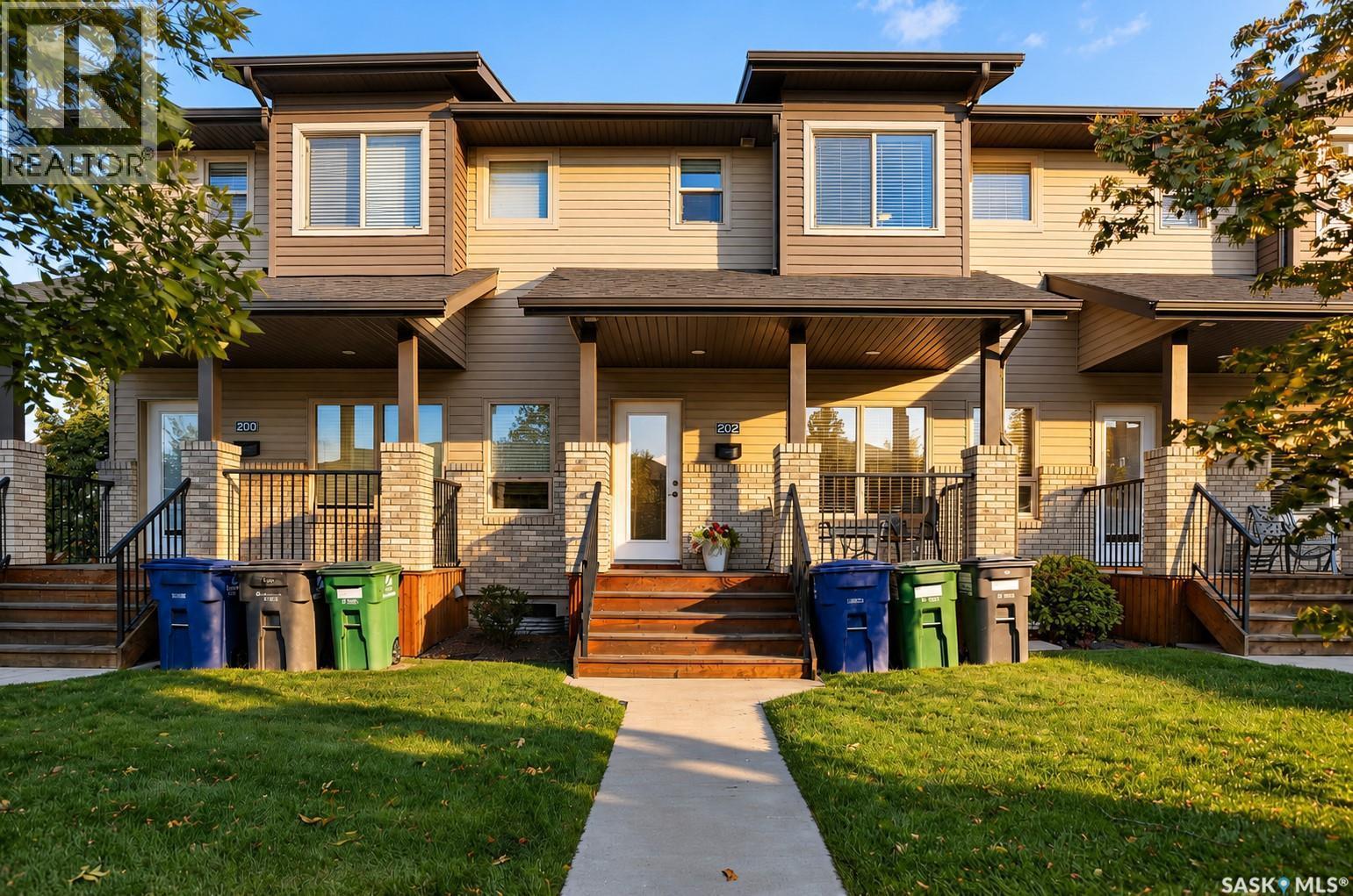 202 Maningas Bend, Saskatoon, SK