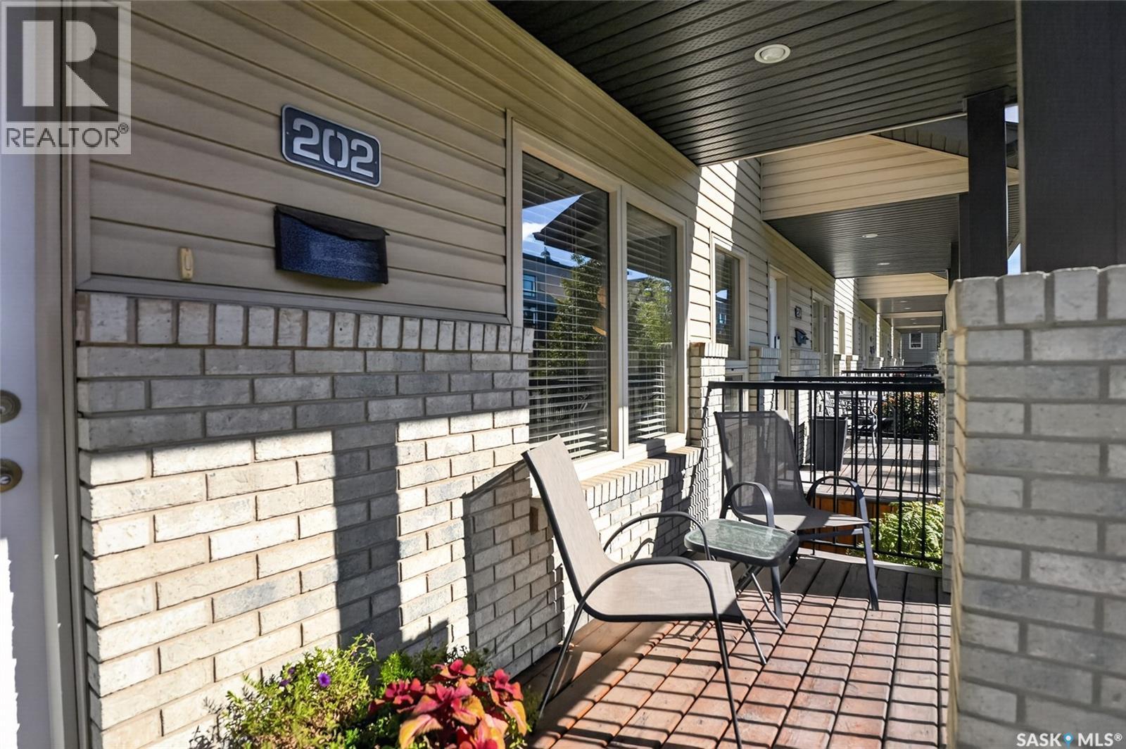 202 Maningas Bend, Saskatoon, SK