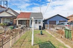 270 LINSMORE CRESCENT Toronto, ON M4J 4L7