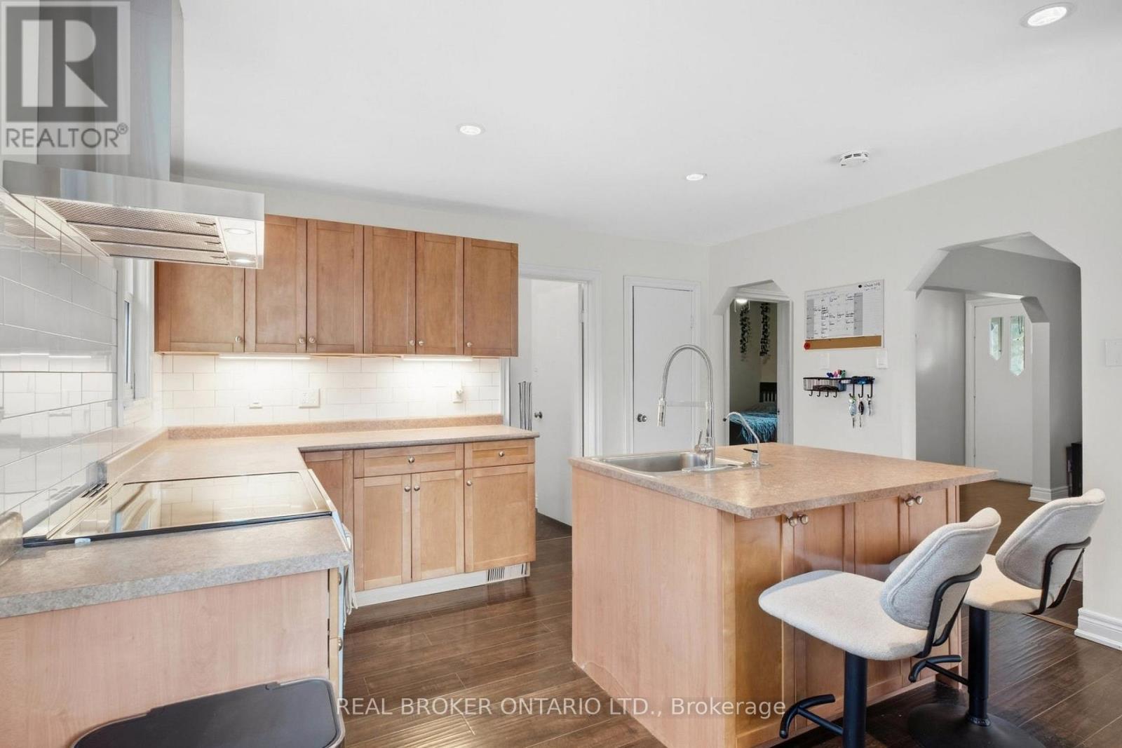 363 Lawrence Avenue, Kitchener, ON