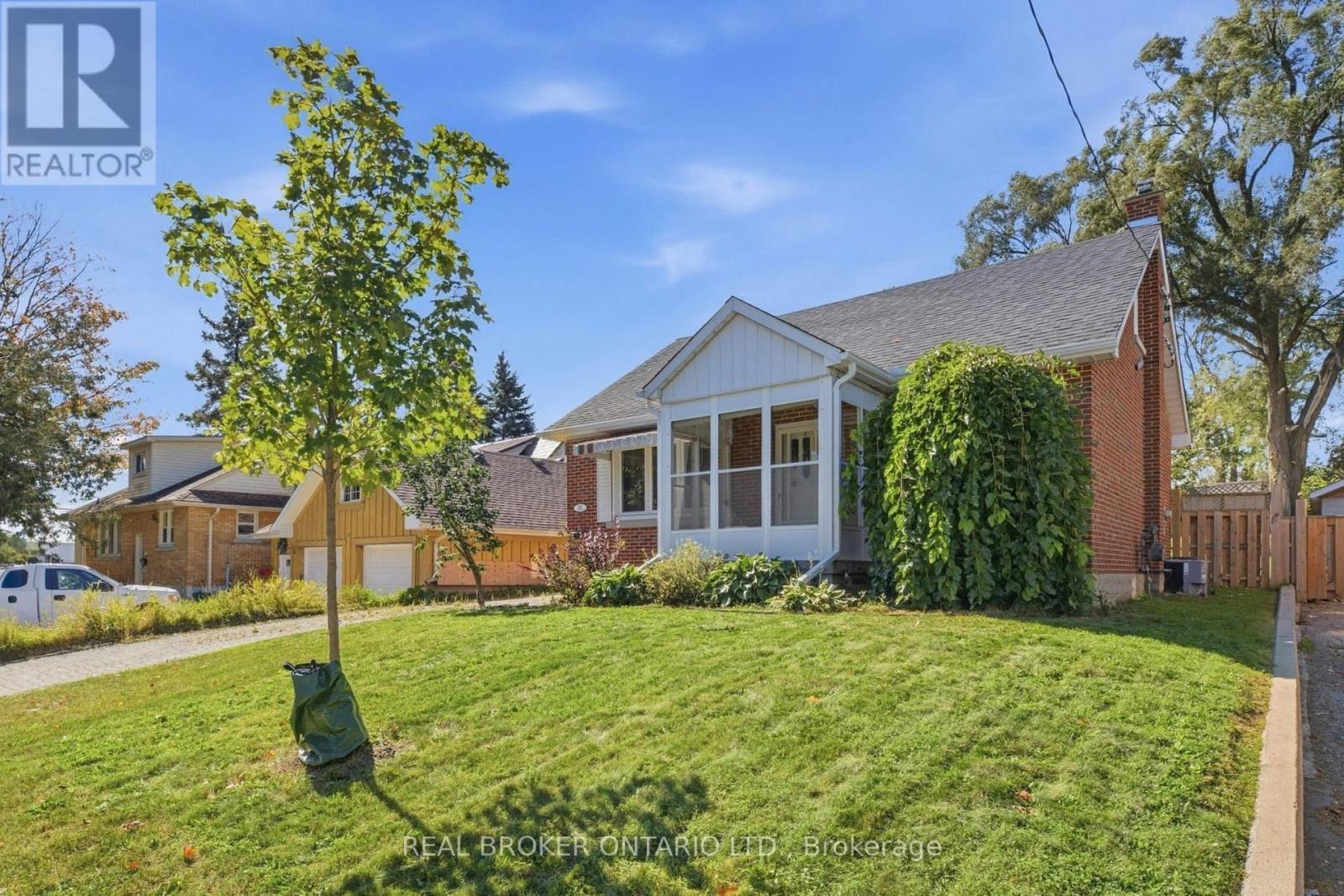 363 Lawrence Avenue, Kitchener, ON