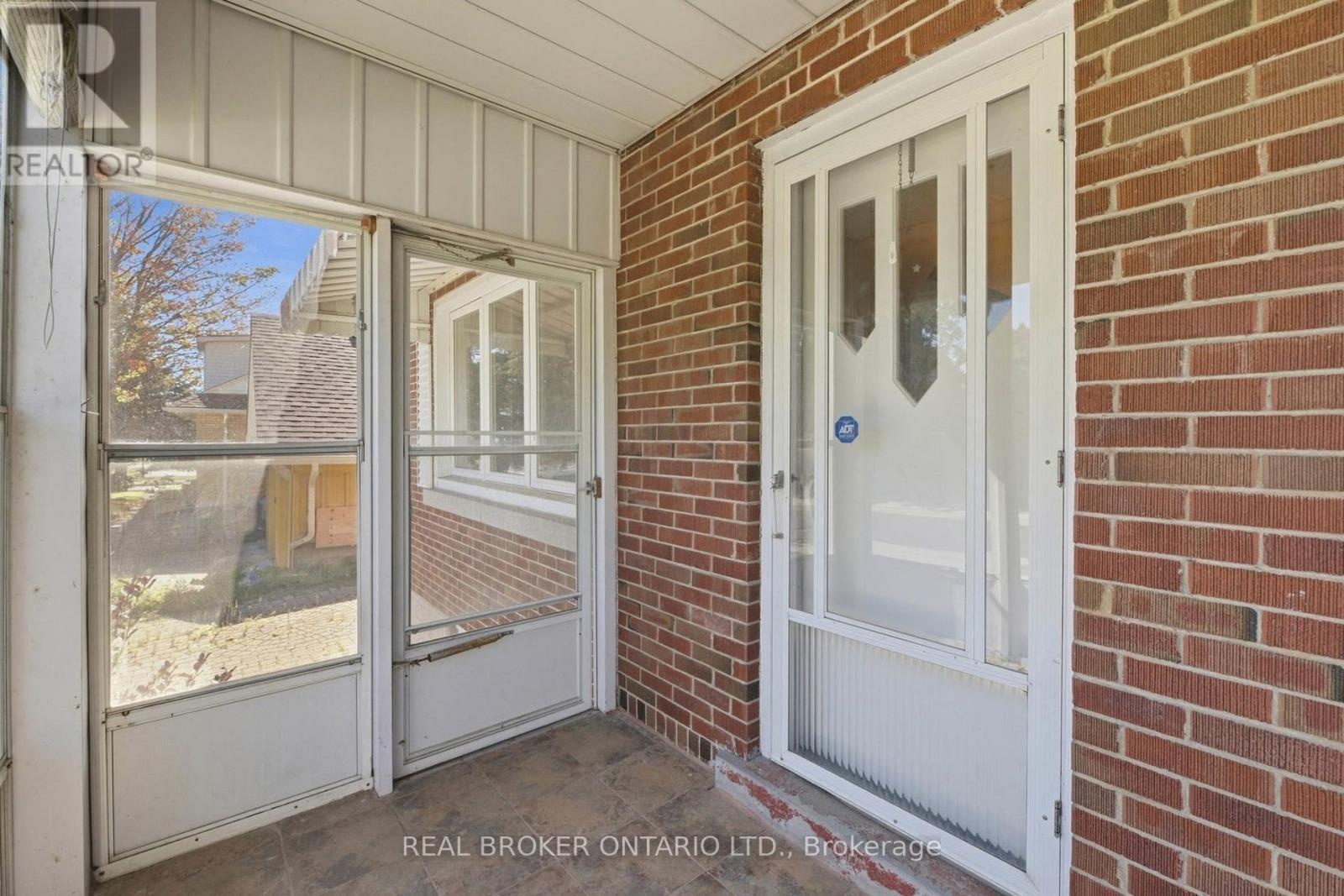 363 Lawrence Avenue, Kitchener, ON