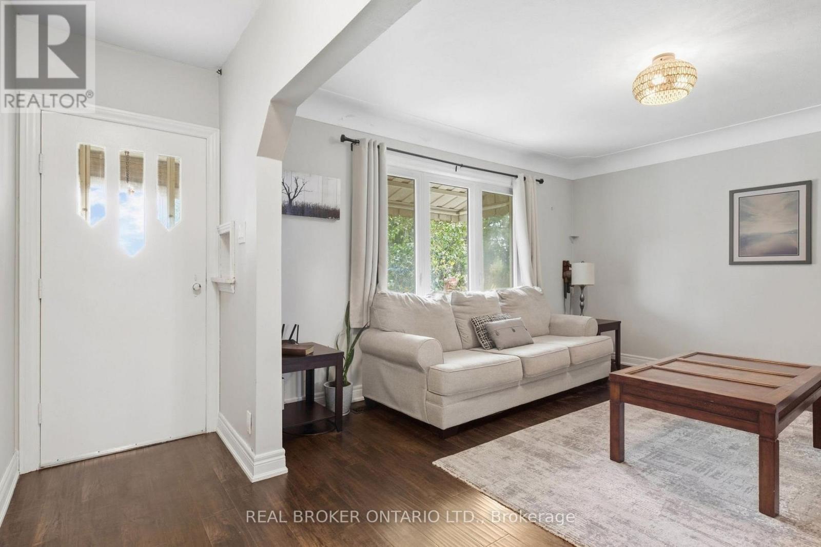 363 Lawrence Avenue, Kitchener, ON