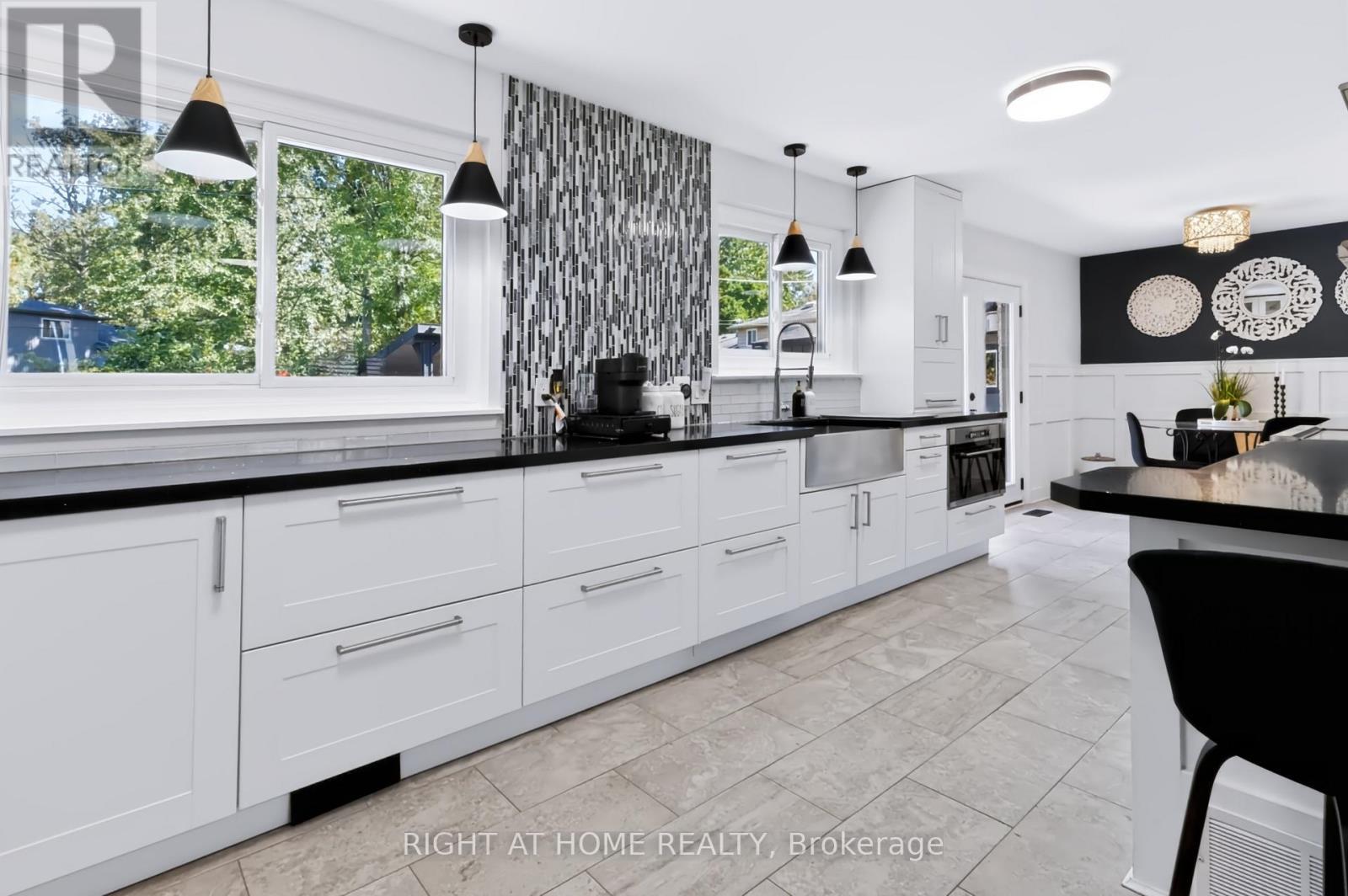 493 Forestwood Crescent, Burlington, ON