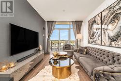 1005 - 55 ONEIDA CRESCENT Richmond Hill, ON L4B 0E8