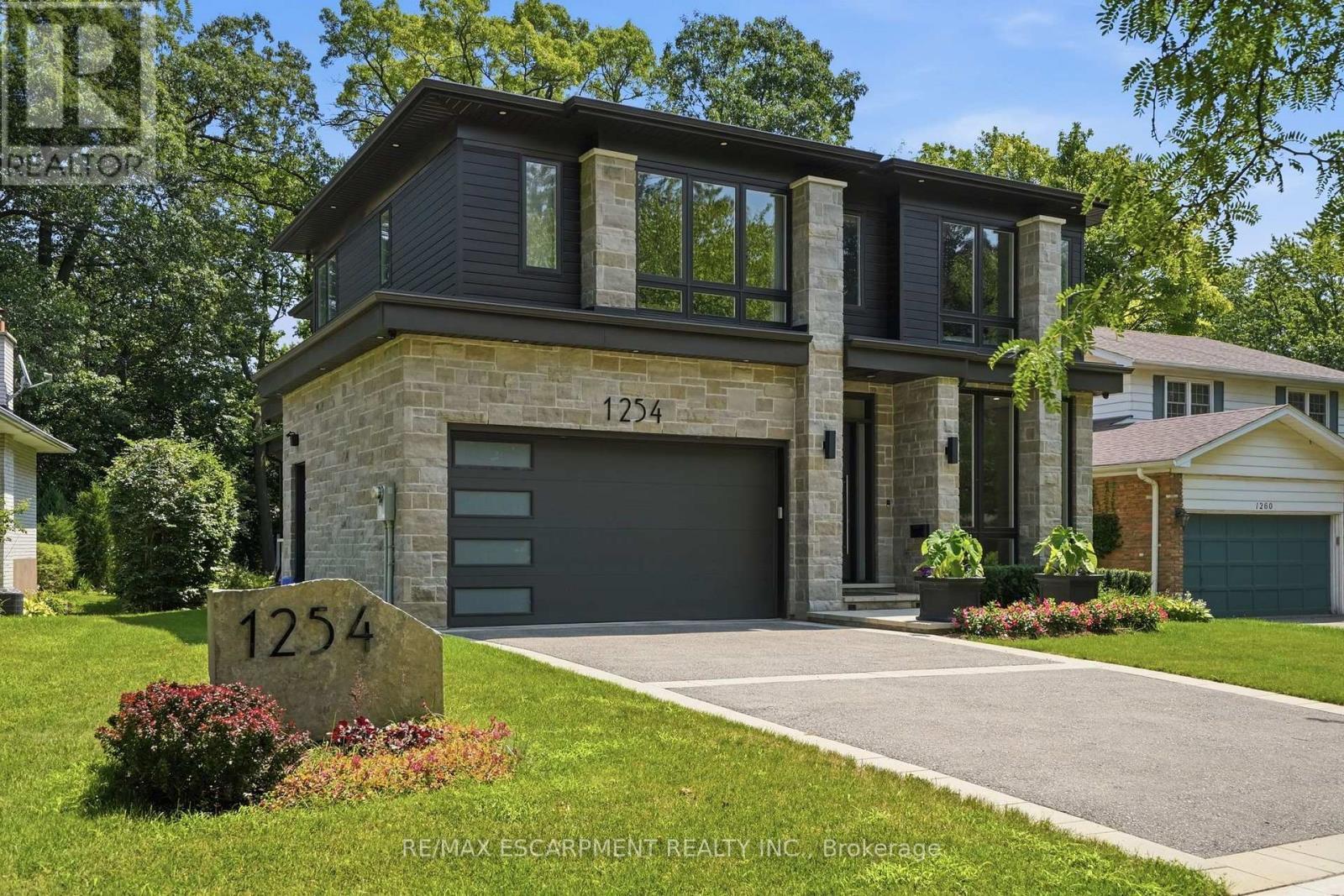1254 Bramblewood Lane, Mississauga, ON