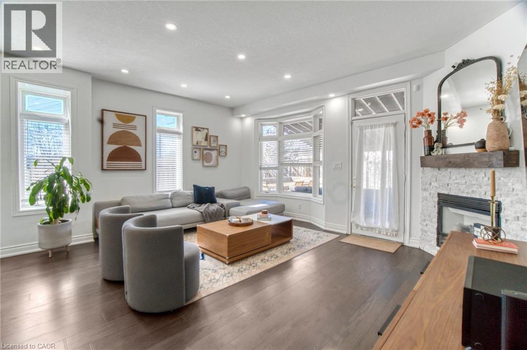 1417 Treeland Street, Burlington, ON
