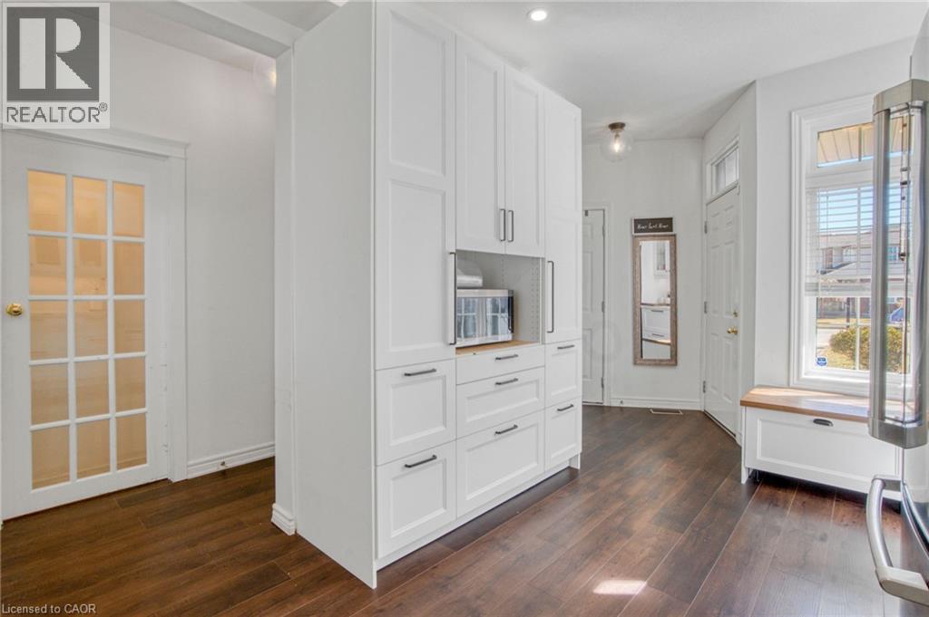 1417 Treeland Street, Burlington, ON