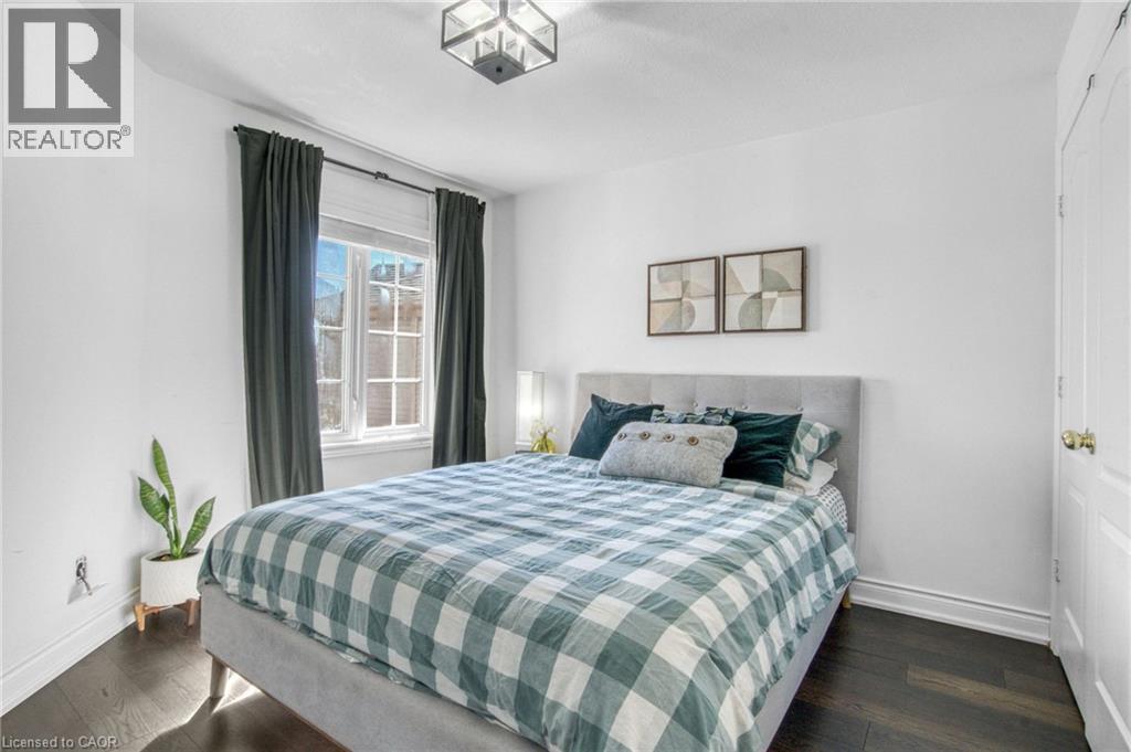 1417 Treeland Street, Burlington, ON