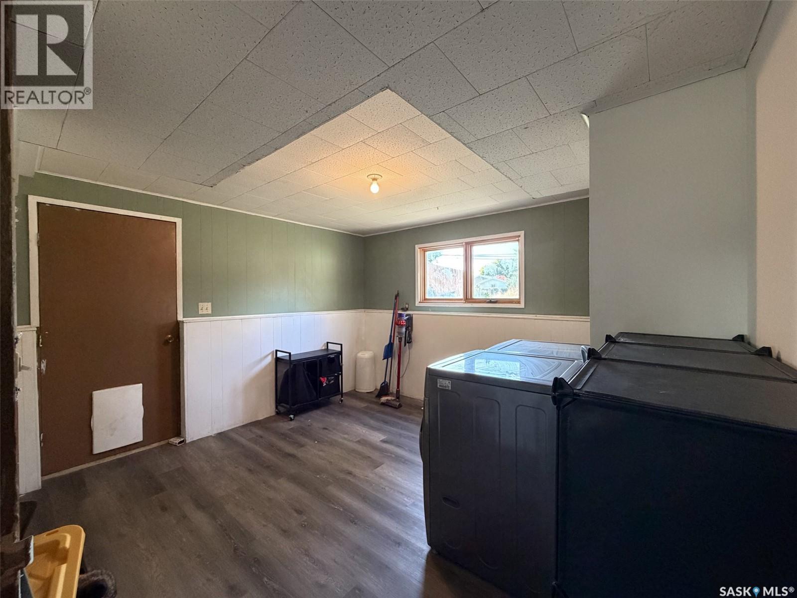 200 3Rd Street E, Ponteix, SK
