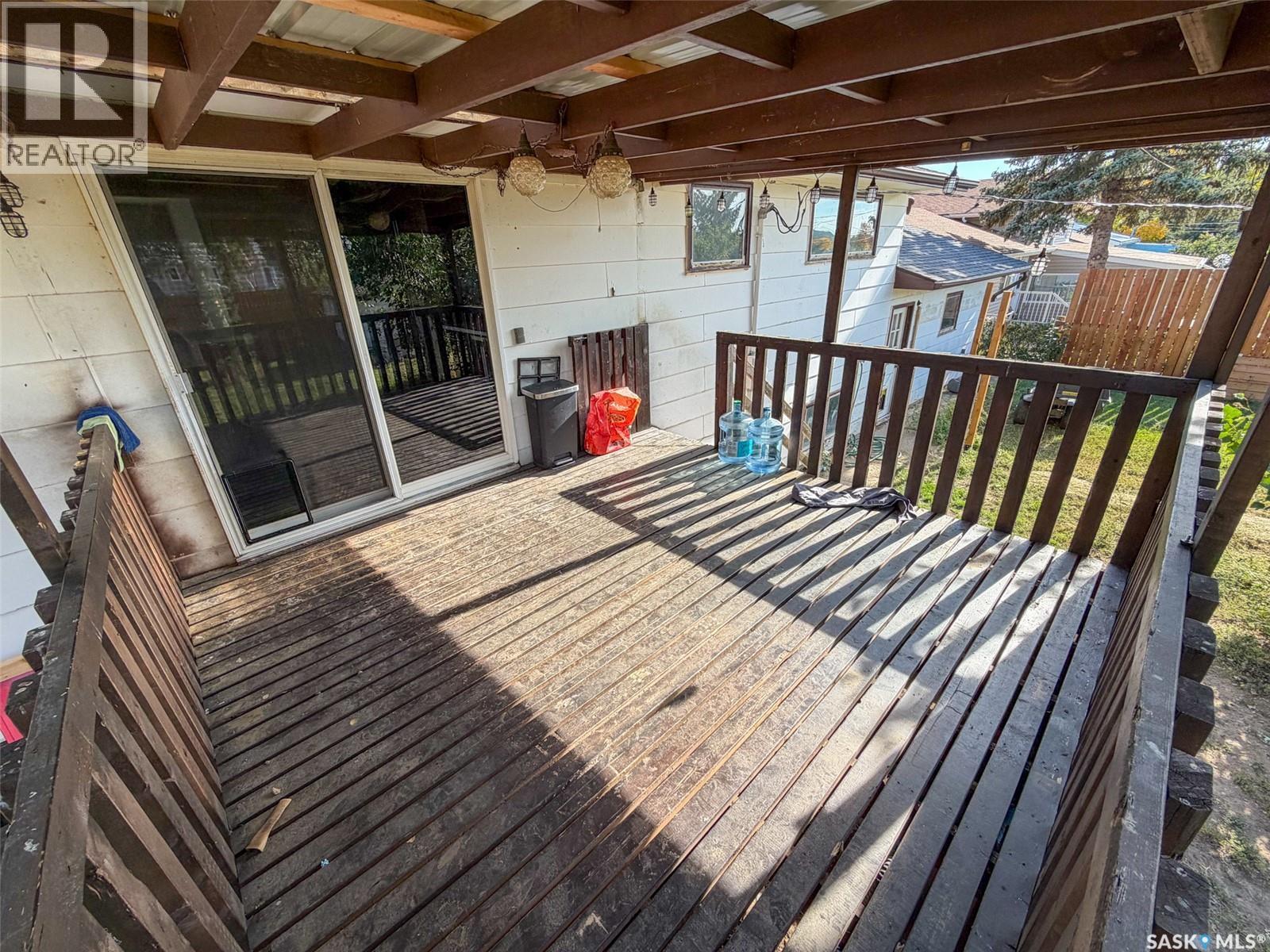 200 3Rd Street E, Ponteix, SK