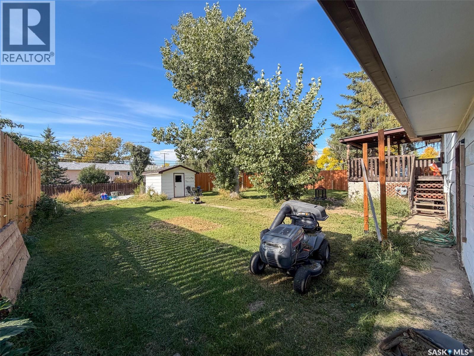 200 3Rd Street E, Ponteix, SK