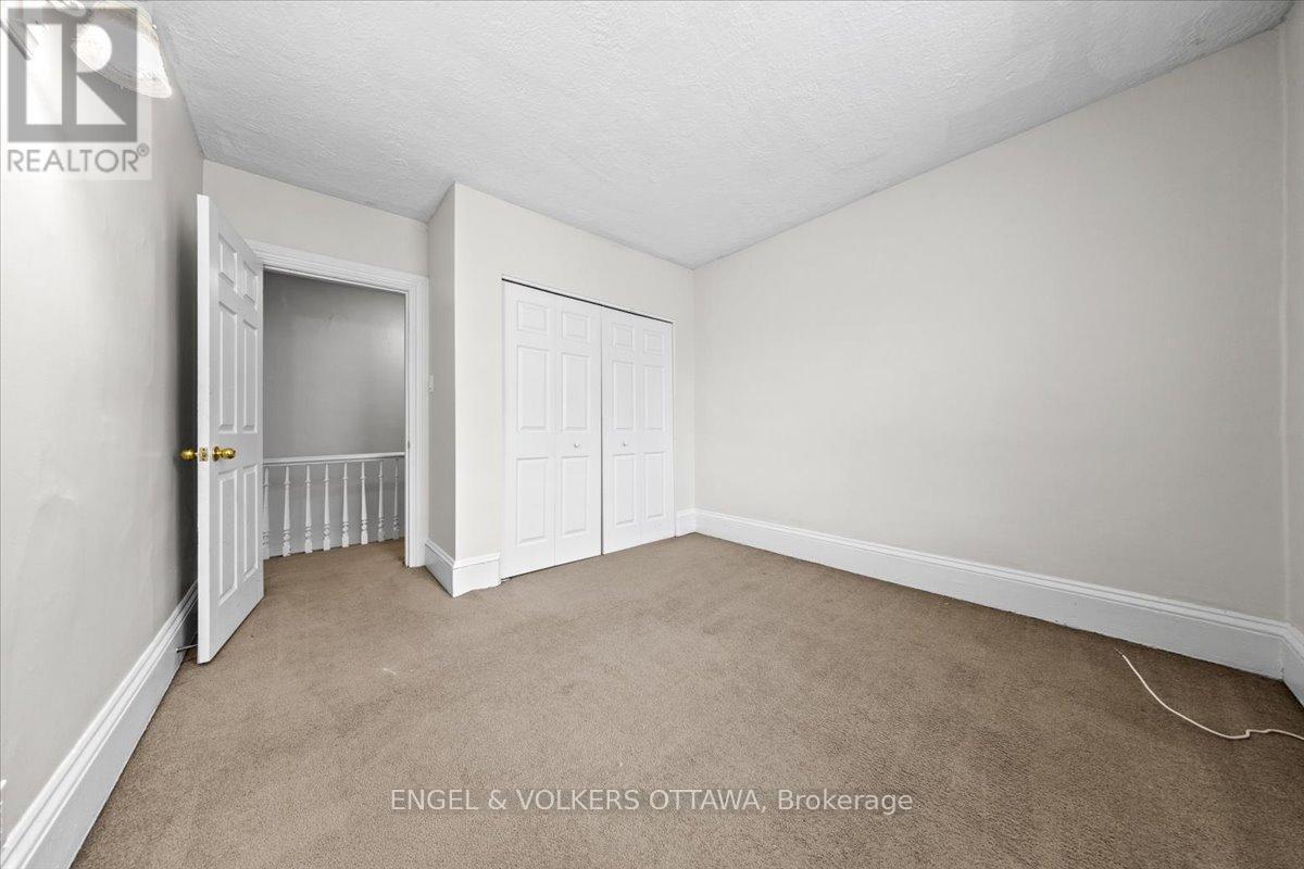 Second bedroom - 118 King Edward Avenue, Ottawa, ON