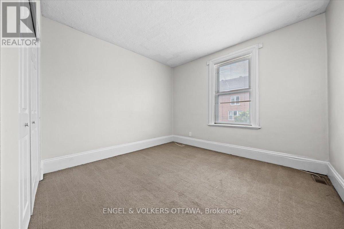 Second bedroom - 118 King Edward Avenue, Ottawa, ON