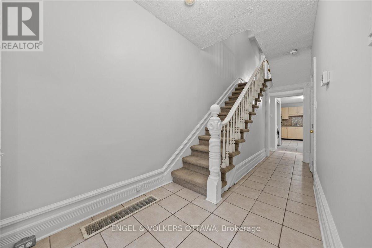 118 King Edward Avenue, Ottawa, ON