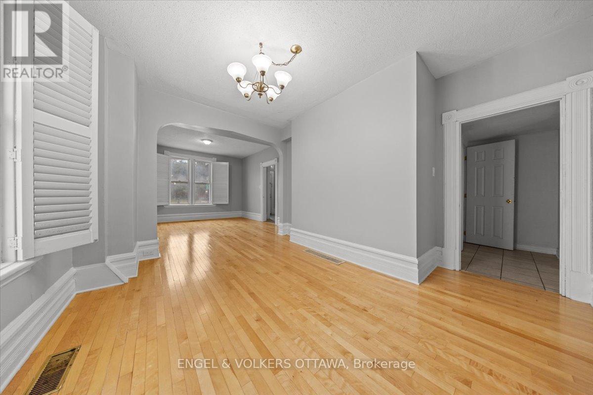118 King Edward Avenue, Ottawa, ON